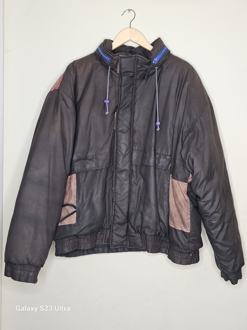 Vnt Steep Slopes Men's Black Hoody Puffer Jacket with Brown Accent